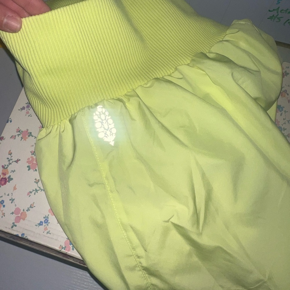 Free People Carpe Diem Women's Sour Citrus Shorts - Picture 4 of 4